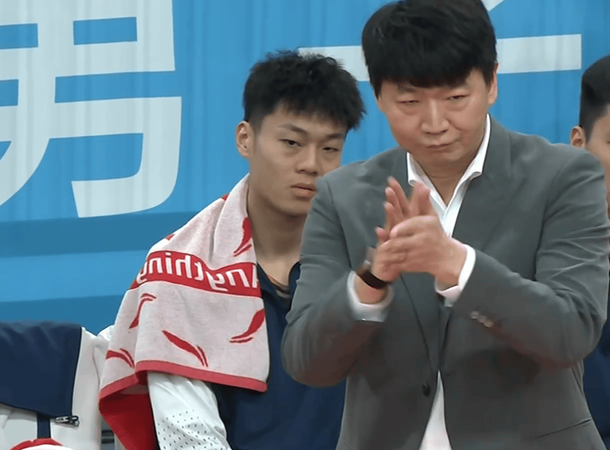 雷火网址 -今夜欧篮联焦点战，山东男篮绝杀压哨，话题不断，年轻球员得到机会的简单介绍