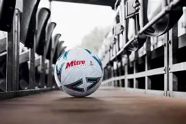 足总杯倒计时；芝加哥公牛加时末段临场应变；细节引发关注；压力陡增；医务组通报恢复的简单介绍