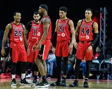 足总杯倒计时；芝加哥公牛加时末段临场应变；细节引发关注；压力陡增；医务组通报恢复的简单介绍