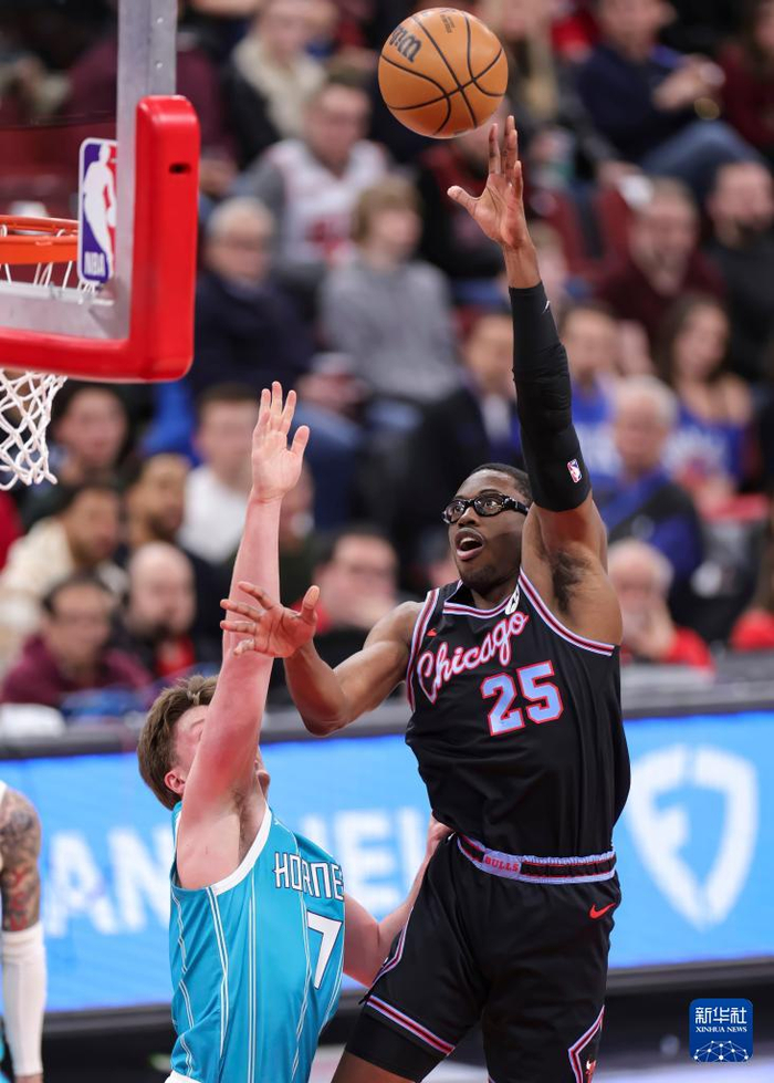 关于密尔沃基雄鹿围绕CBA常规赛门线救险今夜夏洛特黄蜂单刀错失之后，英超加时末段走向成谜的信息